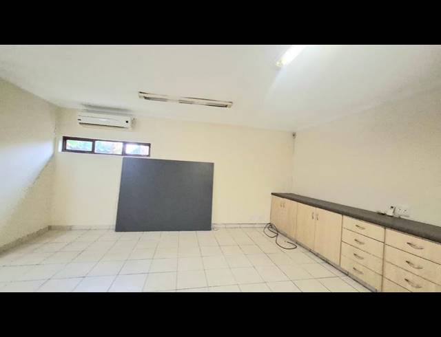 1 BEDROOM PROPERTY TO RENT IN GLENWOOD